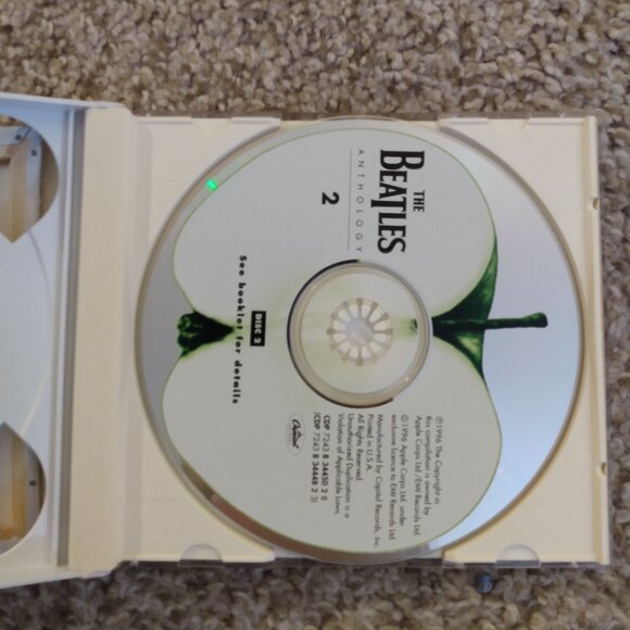 Beatles CD/Book Bundle - Picture 7 of 14